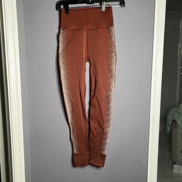 Fabletics Sculpt Knit Brown Mid Rise Leggings With Polka Dots Size Medium - Picture 8 of 8